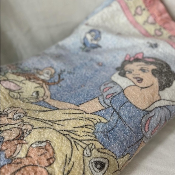 vintage disney snow white blanket - Picture 5 of 5